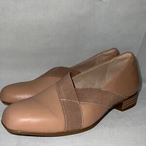 Sz 11 New Clarks Collection Juliet Dahlia Slip-On Loafer  Taupe Solid pink blush